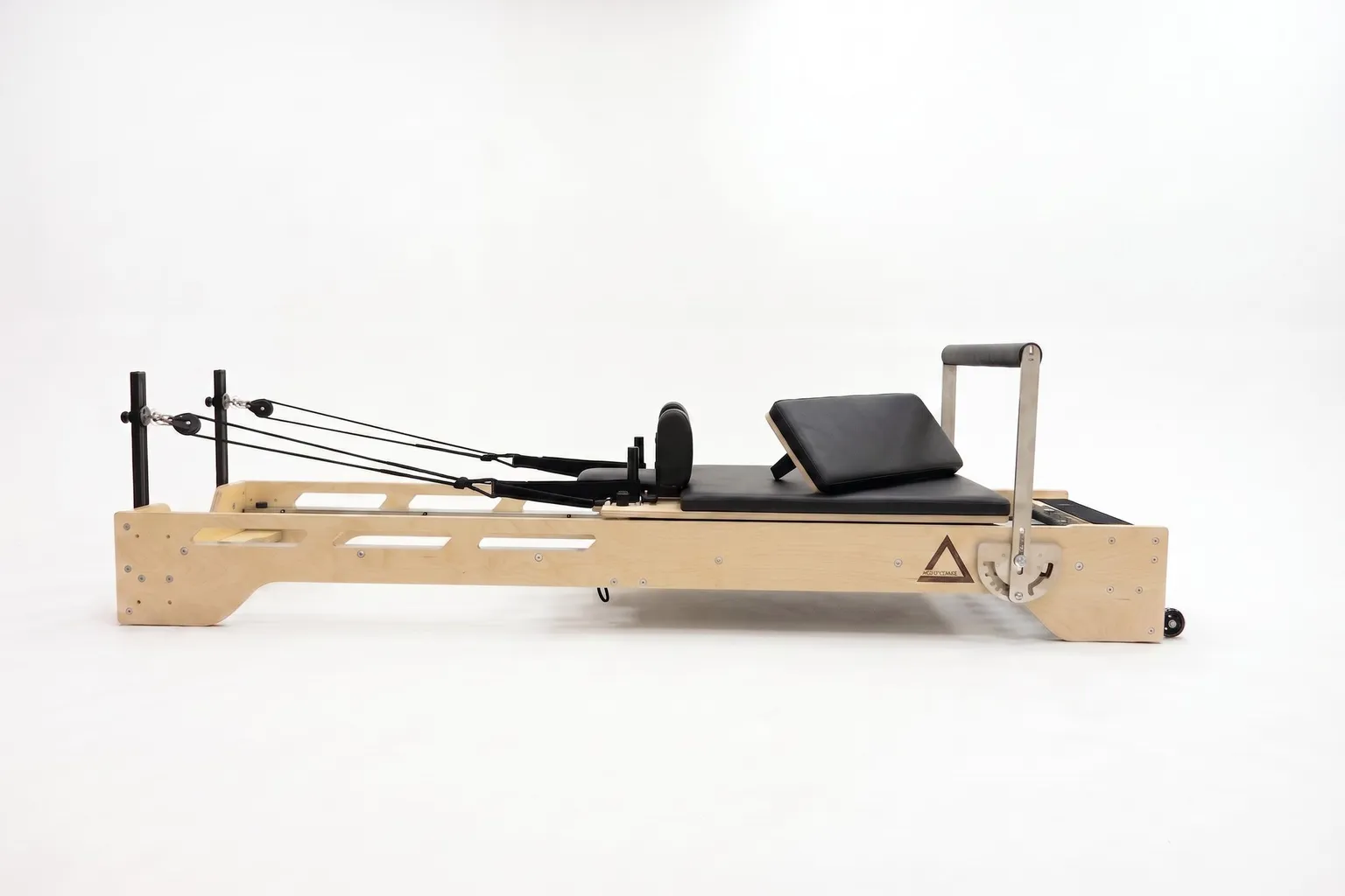 Собранный реформер NextPilates, готовый к приёмке